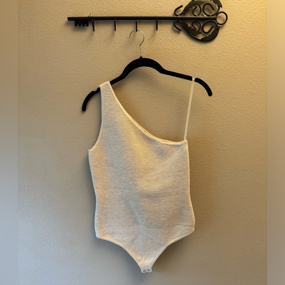 NWT Ivory Abercrombie Bodysuit Size Small